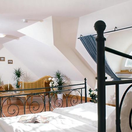 Herrenhaus Luebbenow ภายนอก รูปภาพ