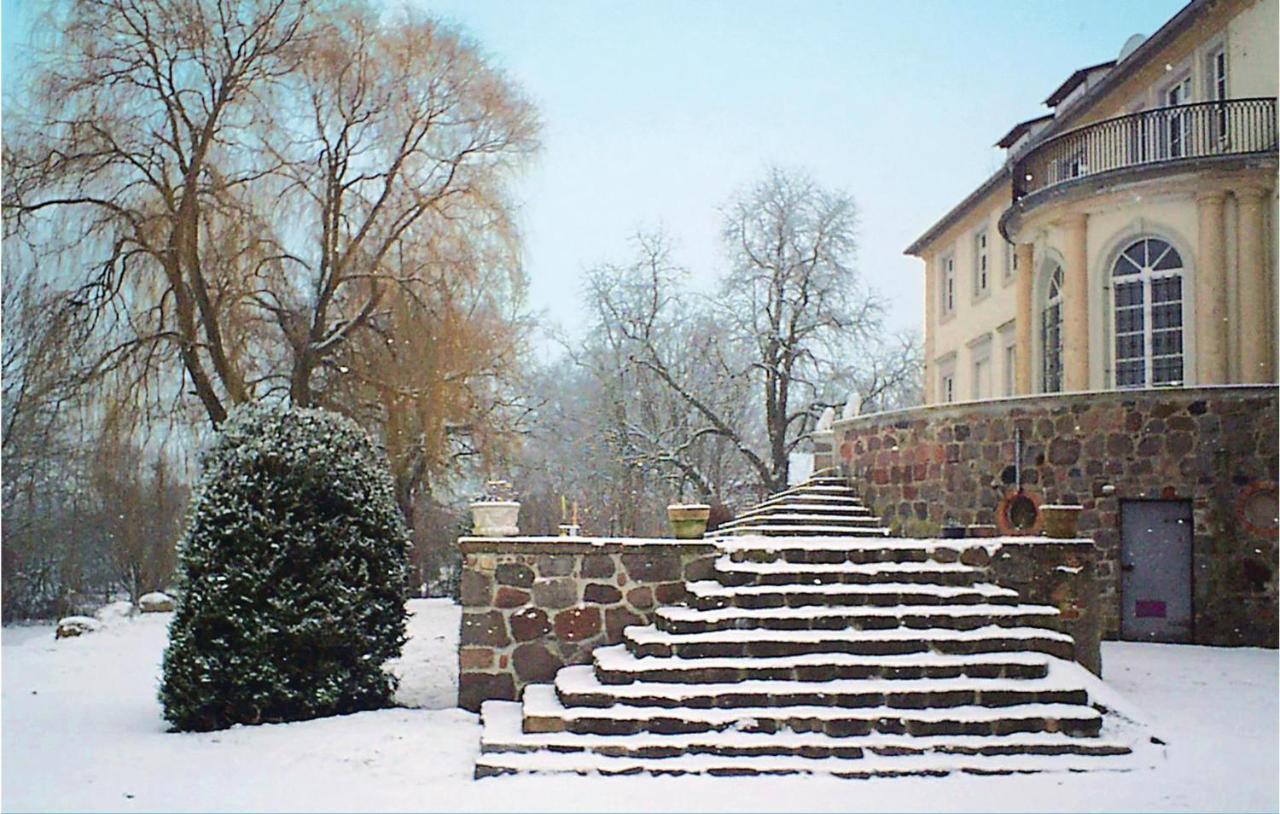 Herrenhaus Luebbenow ภายนอก รูปภาพ