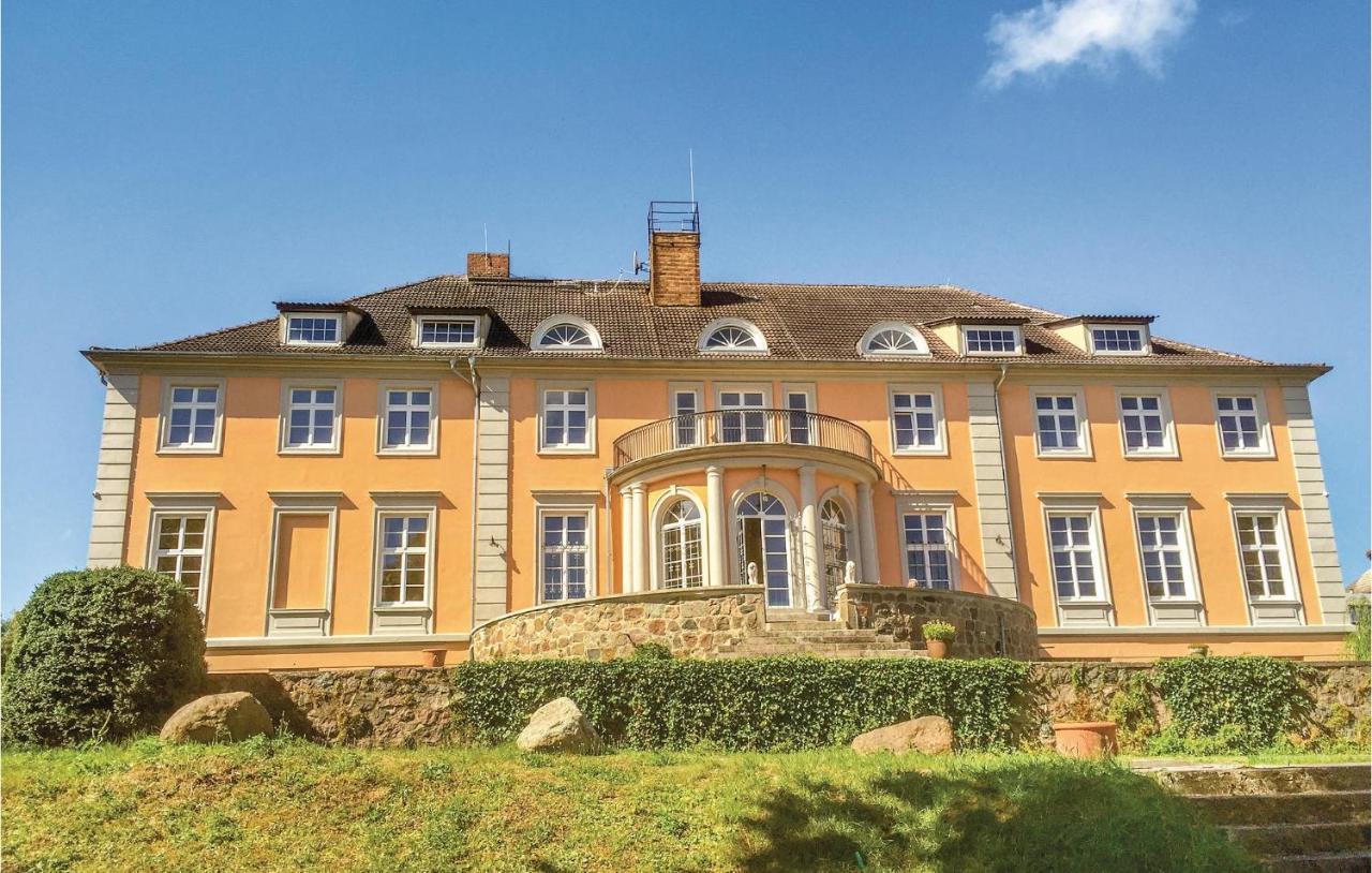 Herrenhaus Luebbenow ภายนอก รูปภาพ